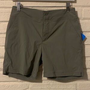 Columbia Men's Sage Green Flat Front Shorts